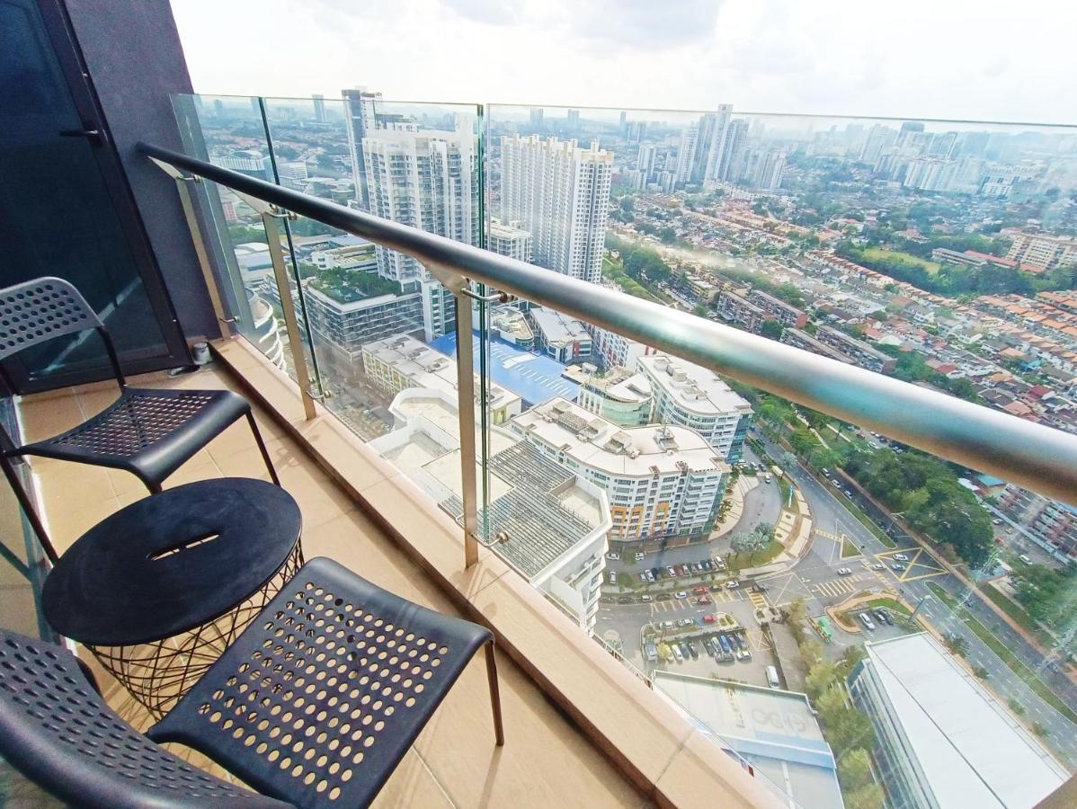 Netflix # Sky Suite Near Jaya One By Salaam Suites, 2 Pax Petaling Jaya Exterior photo