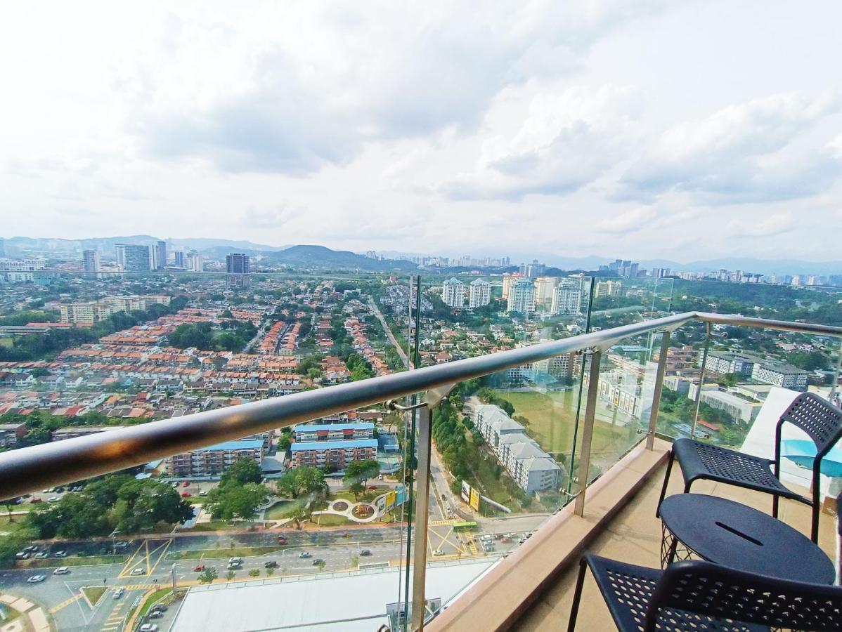 Netflix # Sky Suite Near Jaya One By Salaam Suites, 2 Pax Petaling Jaya Exterior photo